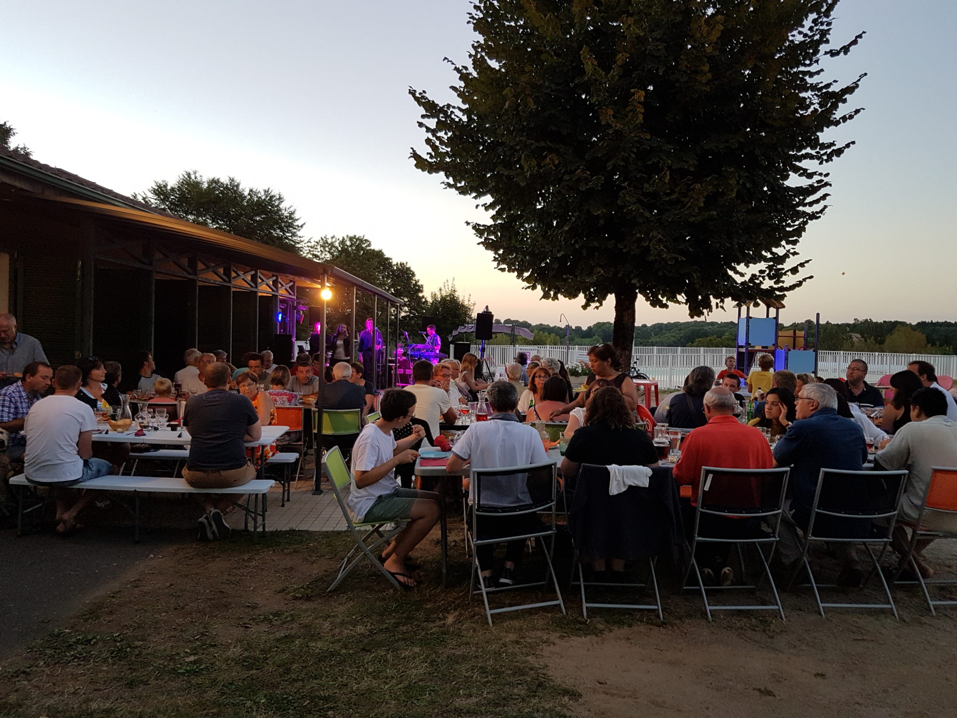 Camping du Lac de Bournazel, Seilhac, Corrèze | Parfait pour sejour en famille